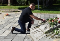 В Сухуме развернули 200-метровую копию Знамени Победы в ВОВ