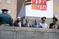 Военный парад в честь 81-й годовщины Победы в ВОВ прошел на площади Свободы в Сухуме