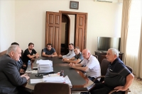 Александр Анкваб провёл встречу по вопросу переселения жильцов дома по улице Назадзе